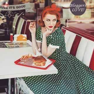 Μακρύ φόρεμα με βούλες σε στύλ retro απο το perfectdress | YouBeHero