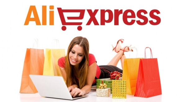 Γυναίκα κάνει τα ψώνια της online απο το aliexpress.Ολα τα γυναικεία και παιδικά είδη σε προσφορά | YouBeHero