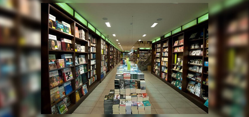 Στο εσωτερικό του Ianos παρουσιάζονται αμέτρητα βιβλία για όλα τα γούστα! | YouBeHero
